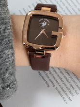 Elegance square Leather